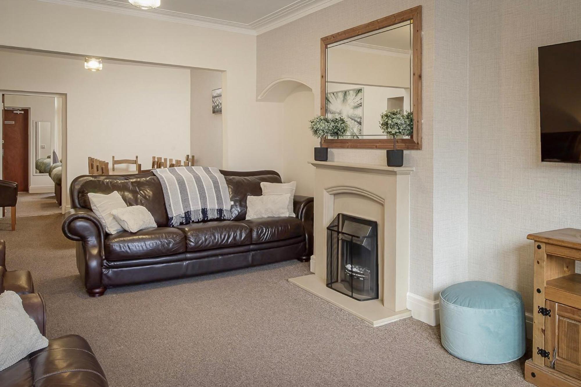 Arnside - Spacious 10-Bedroom Seaside Cottage 블랙풀 외부 사진