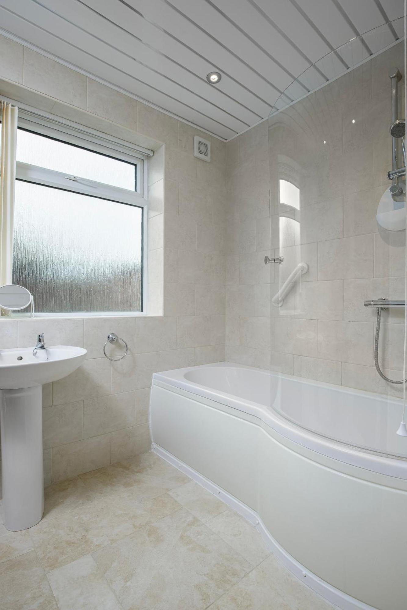 Arnside - Spacious 10-Bedroom Seaside Cottage 블랙풀 외부 사진