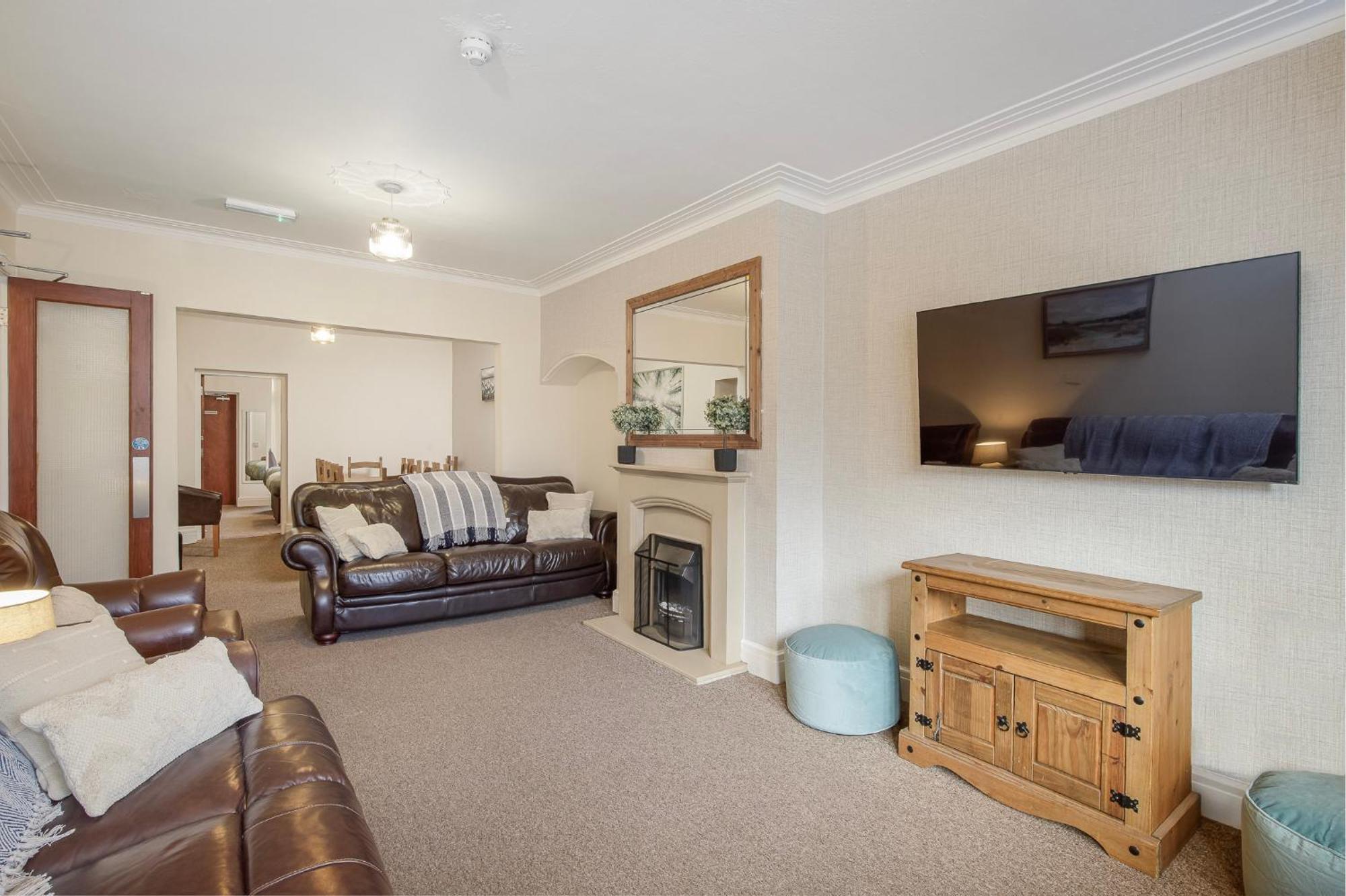 Arnside - Spacious 10-Bedroom Seaside Cottage 블랙풀 외부 사진