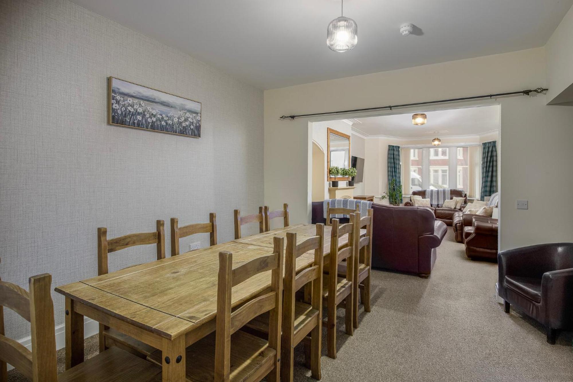 Arnside - Spacious 10-Bedroom Seaside Cottage 블랙풀 외부 사진