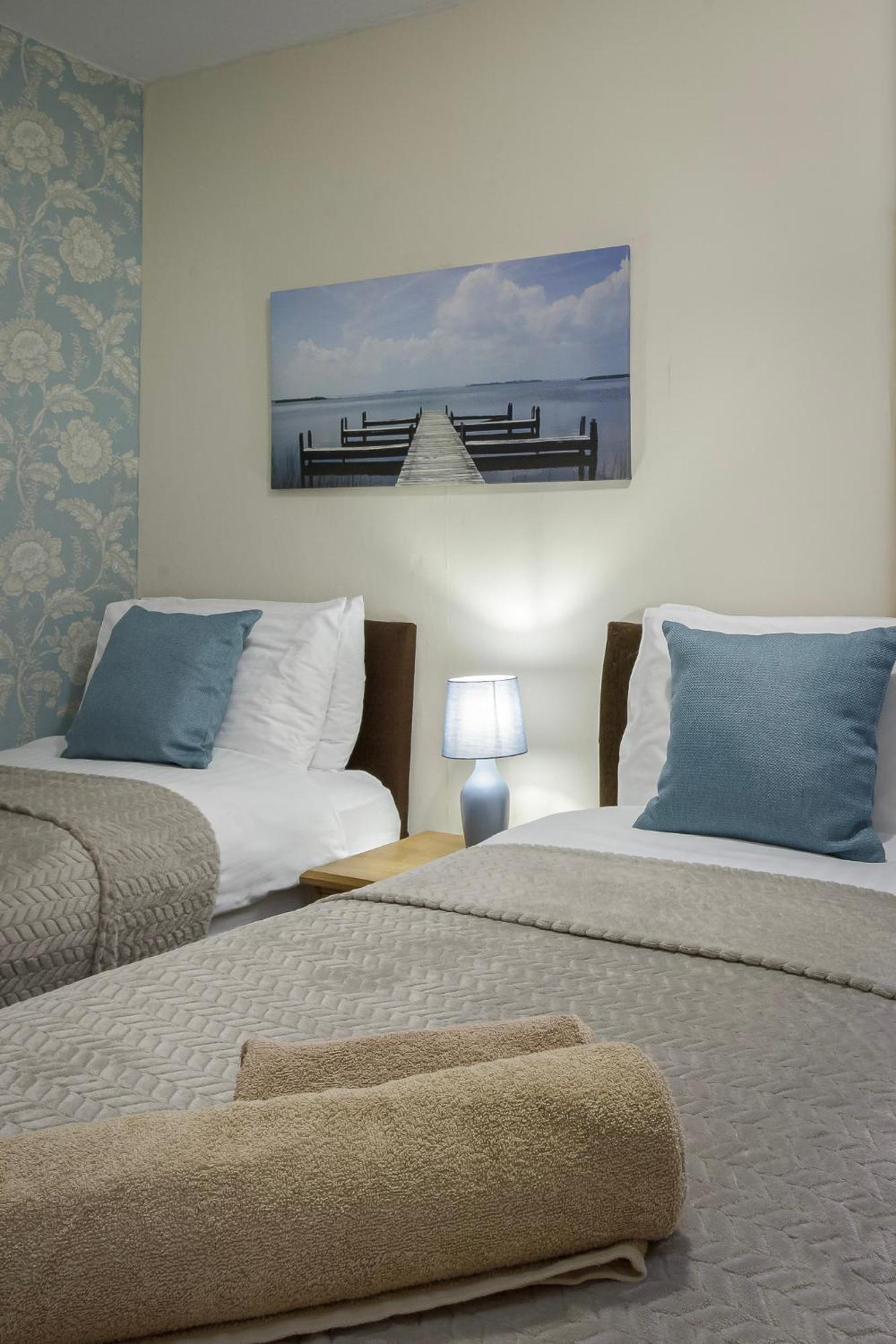 Arnside - Spacious 10-Bedroom Seaside Cottage 블랙풀 외부 사진
