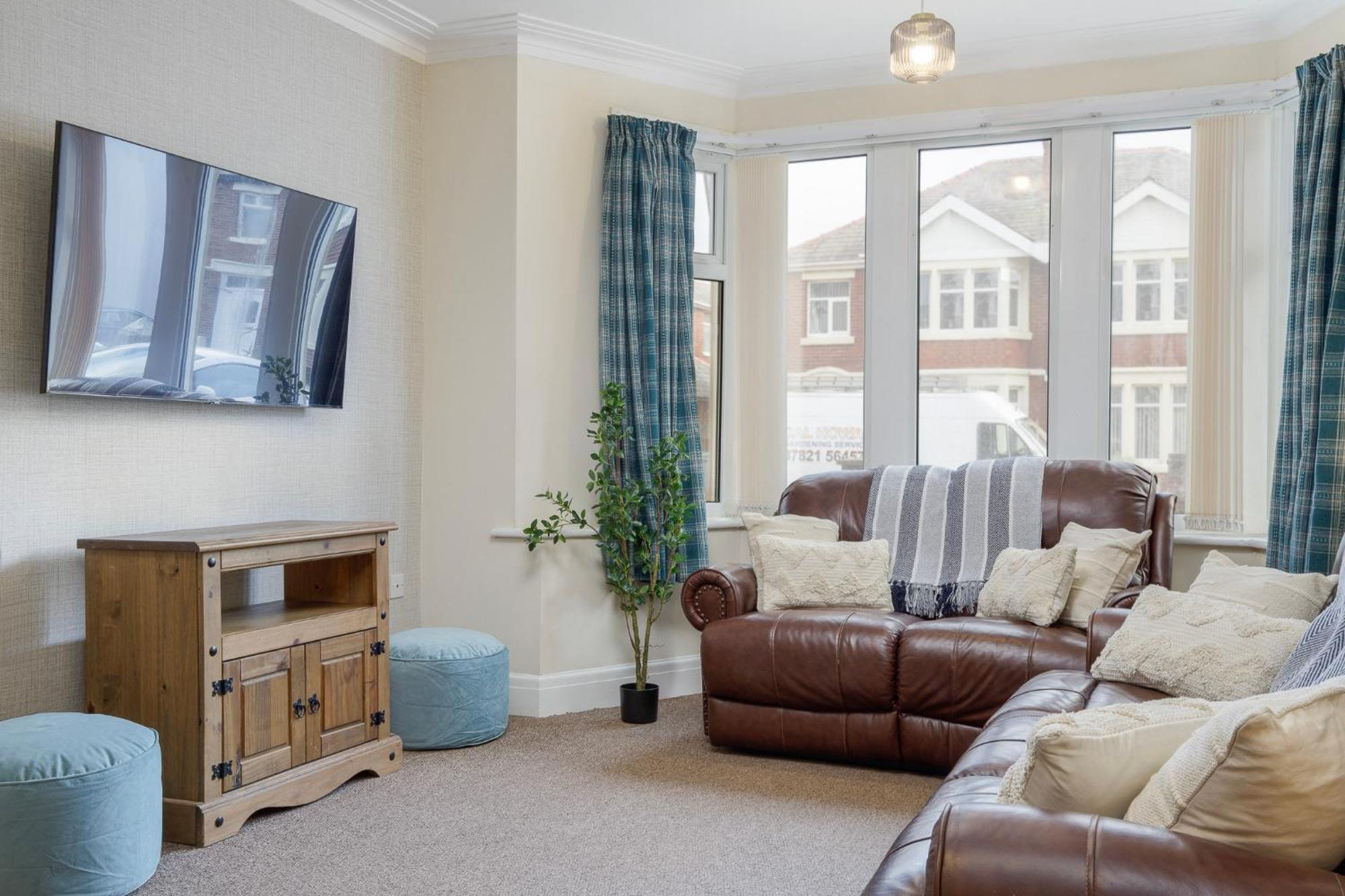 Arnside - Spacious 10-Bedroom Seaside Cottage 블랙풀 외부 사진