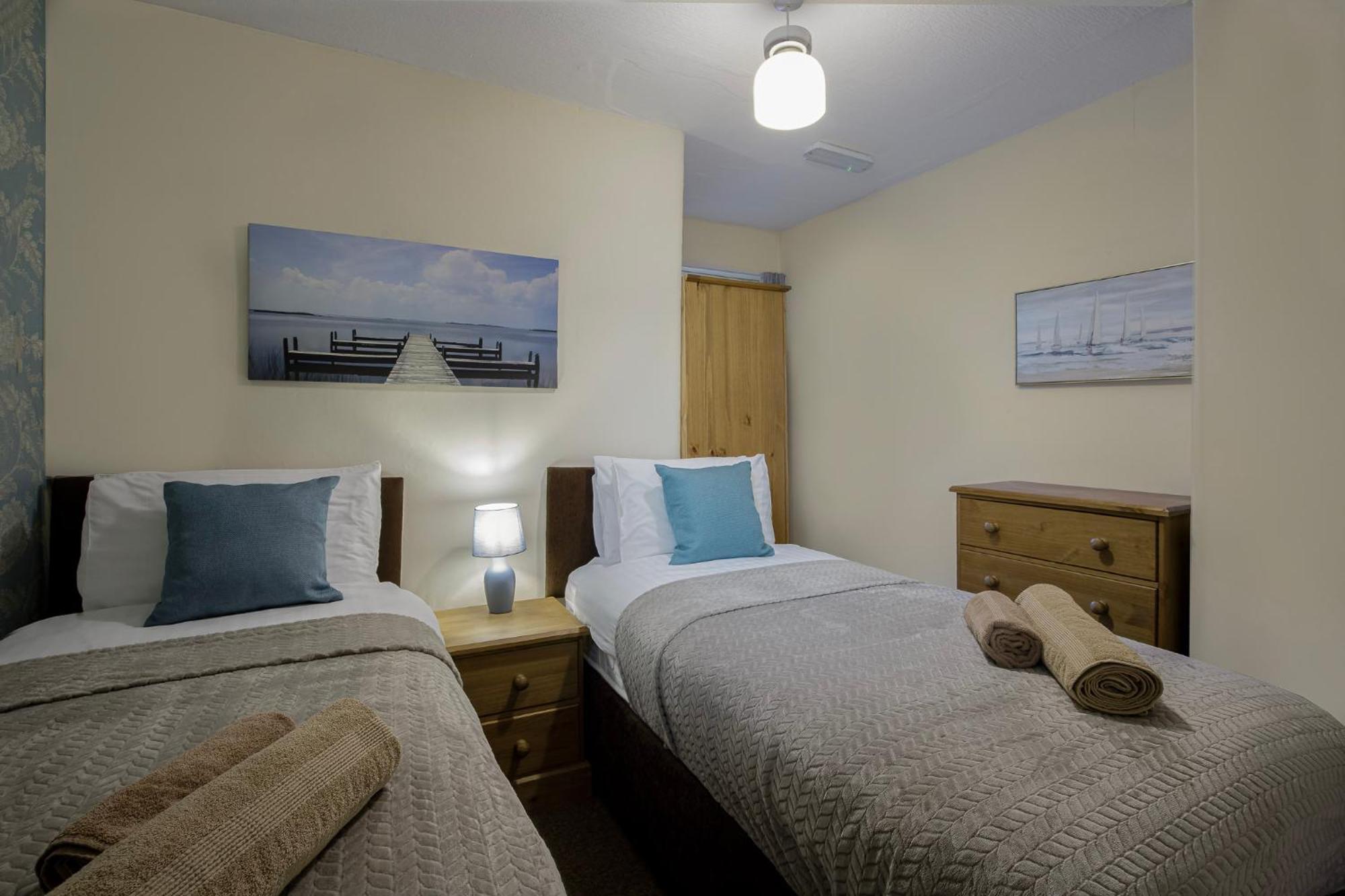 Arnside - Spacious 10-Bedroom Seaside Cottage 블랙풀 외부 사진