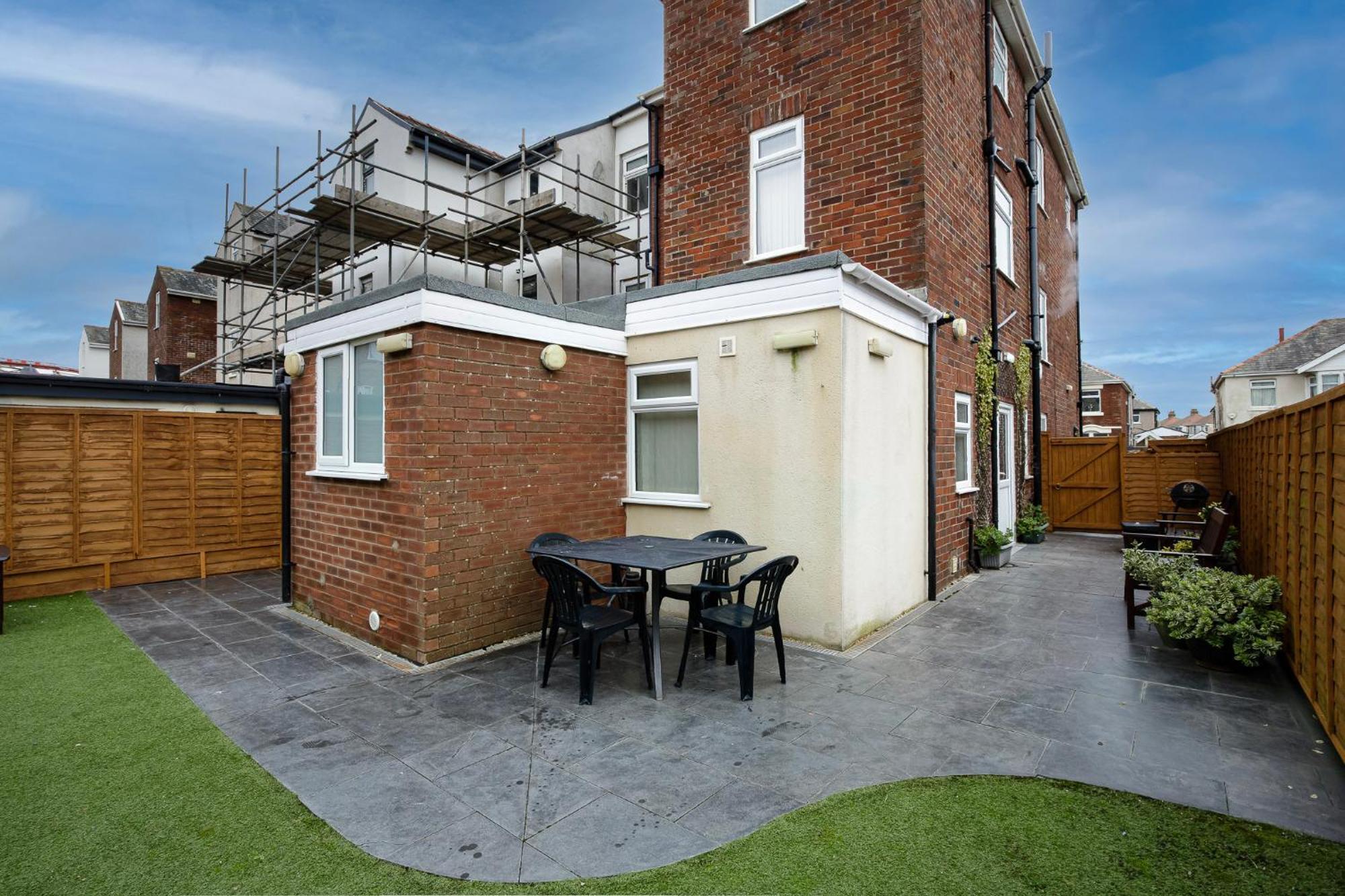 Arnside - Spacious 10-Bedroom Seaside Cottage 블랙풀 외부 사진