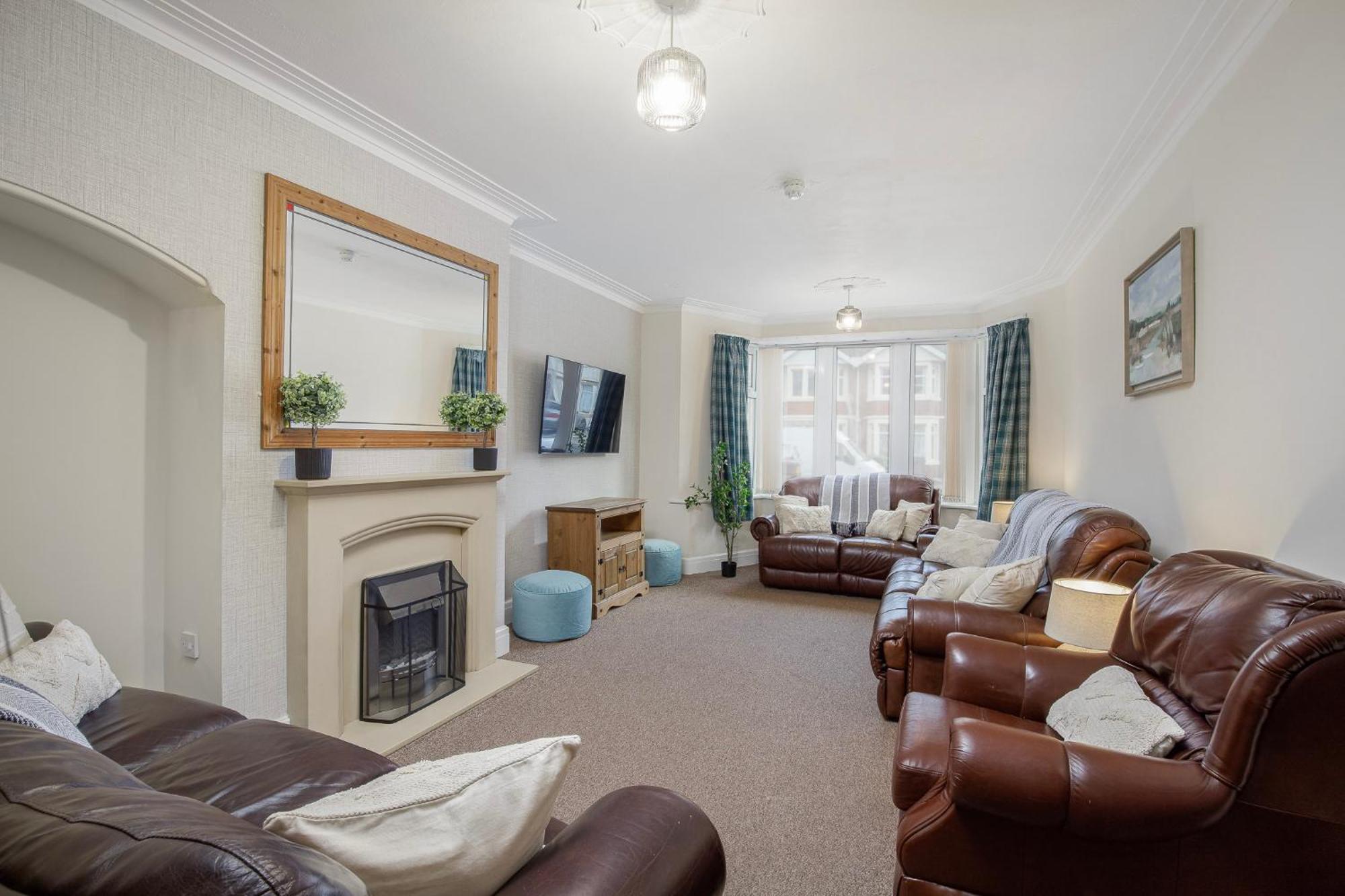Arnside - Spacious 10-Bedroom Seaside Cottage 블랙풀 외부 사진