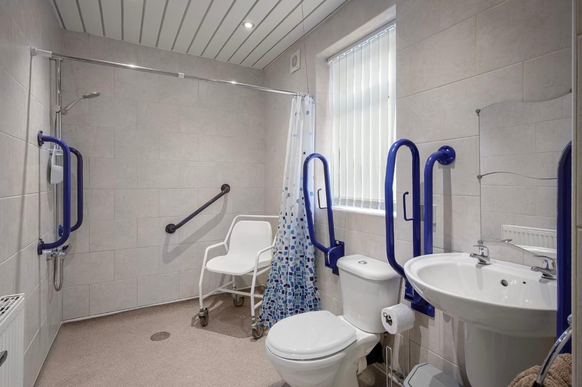 Arnside - Spacious 10-Bedroom Seaside Cottage 블랙풀 외부 사진