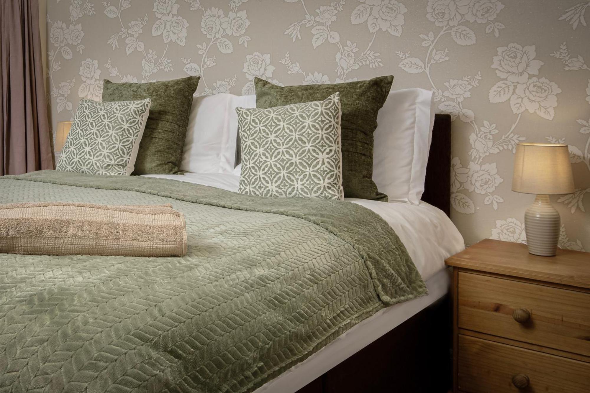 Arnside - Spacious 10-Bedroom Seaside Cottage 블랙풀 외부 사진