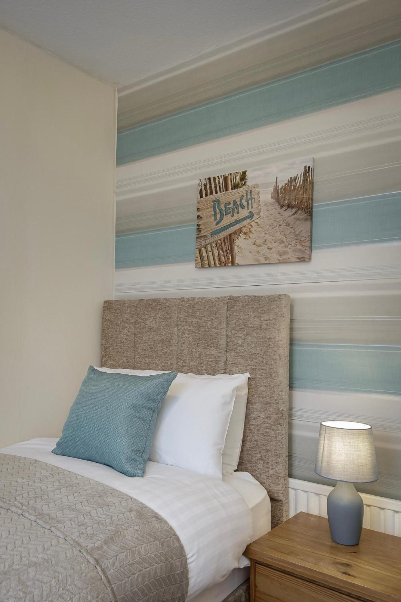 Arnside - Spacious 10-Bedroom Seaside Cottage 블랙풀 외부 사진