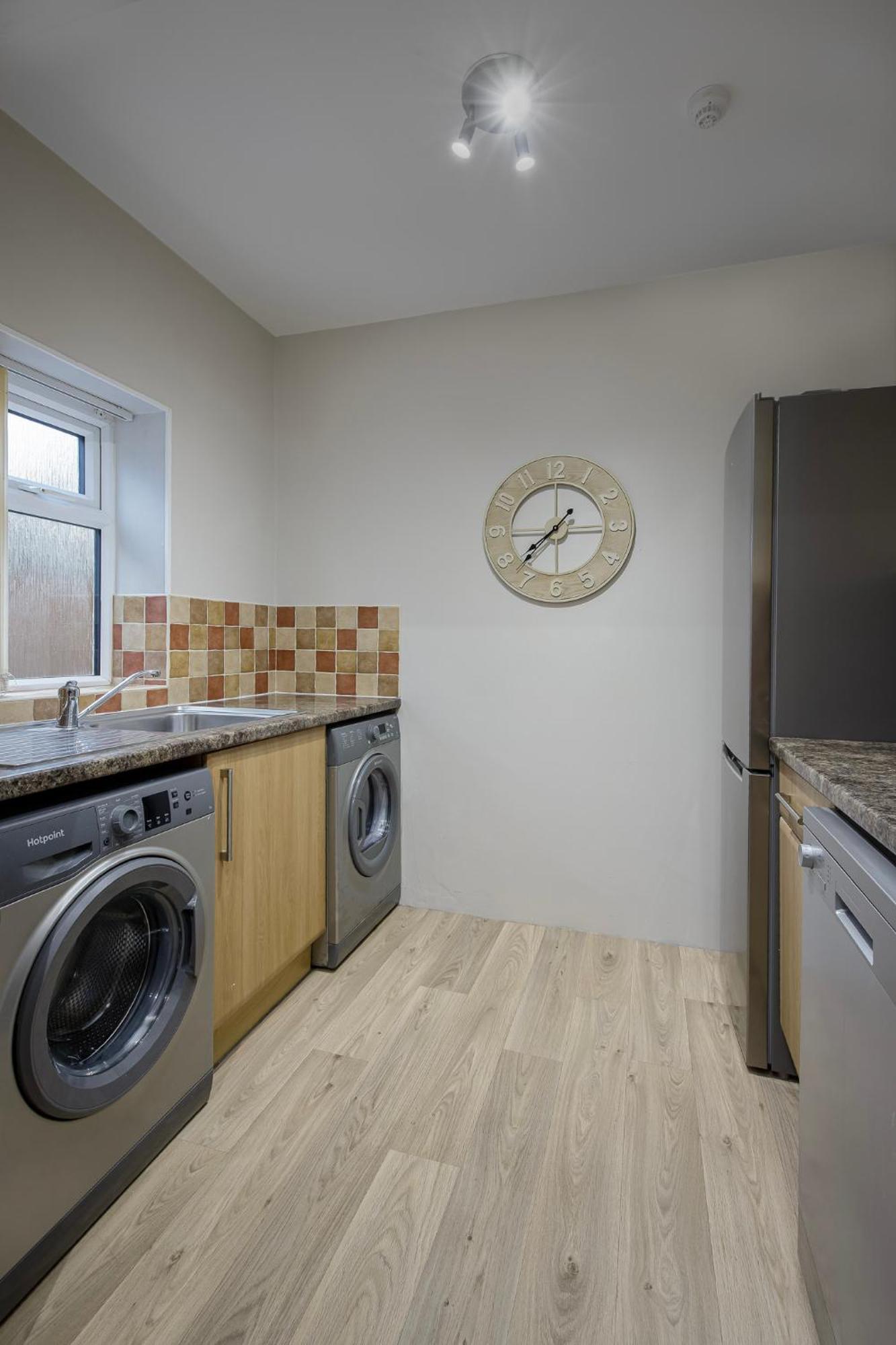 Arnside - Spacious 10-Bedroom Seaside Cottage 블랙풀 외부 사진